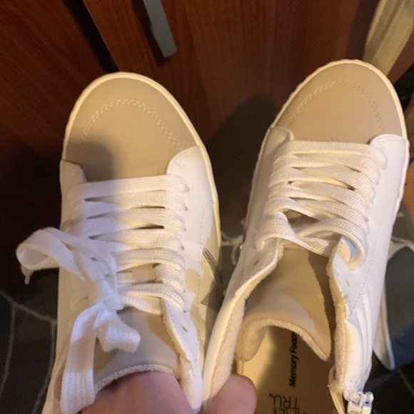 Walmart Time and Tru High Top Sneakers - Picture 4 of 4